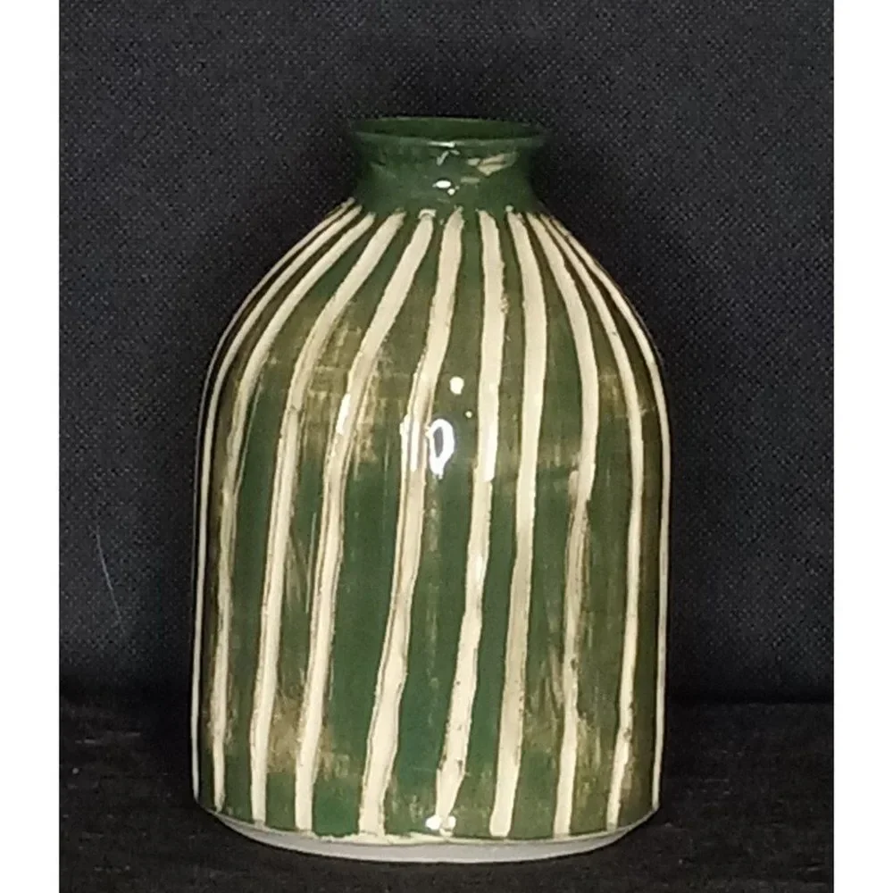 Ribbed Green and White‎ Studio Pottery Vase Pot Signed by Artist RH